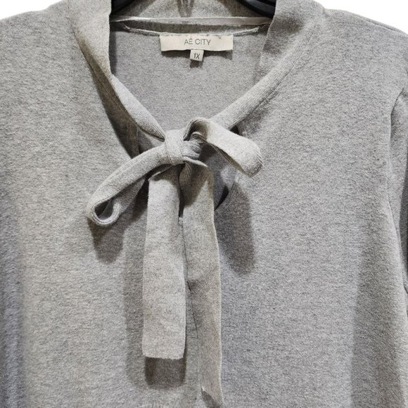 AE City Bow Front Sweater Women's Size 1X Gray Short Sleeve Top - Picture 5 of 15